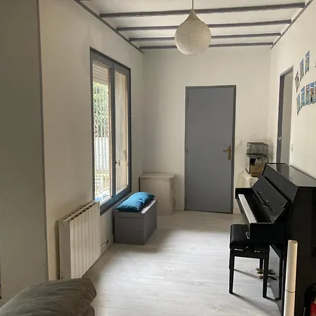 Maison Au Calme Approx Paris Szálloda